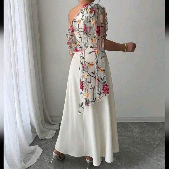 Elegant French Style Asymmetric Neckline Mesh Embroidered Flared Hem Maxi Dress - Picture 2 of 4